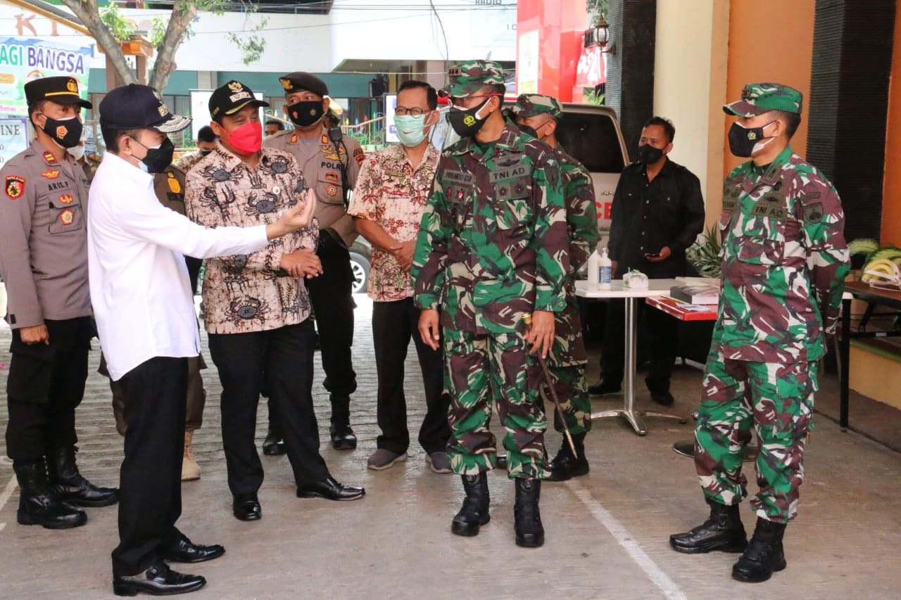Danrem 073/Makutarama Meninjau Tempat Isolasi Terpusat Di Hotel Kencana Kabupaten Pati